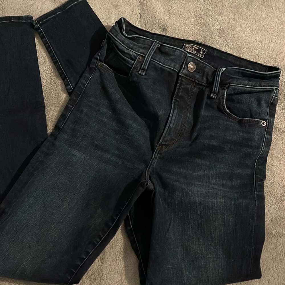 Abercrombie & Fitch - Like NEW Simone high rise super skinny dark wash